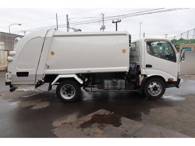 日野デュトロパッカー車（塵芥車）小型（2t・3t）[写真06]
