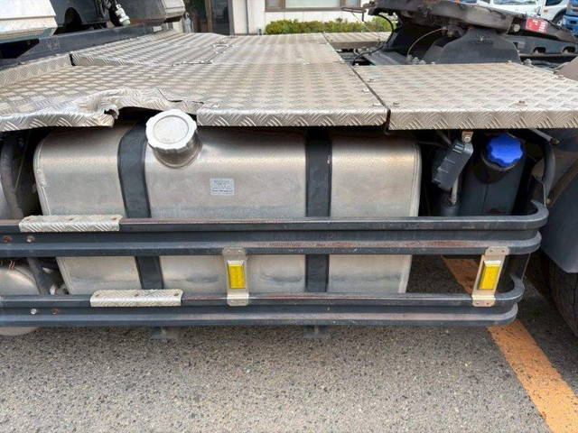 いすゞギガトレーラーヘッド（トラクターヘッド）大型（10t）[写真10]