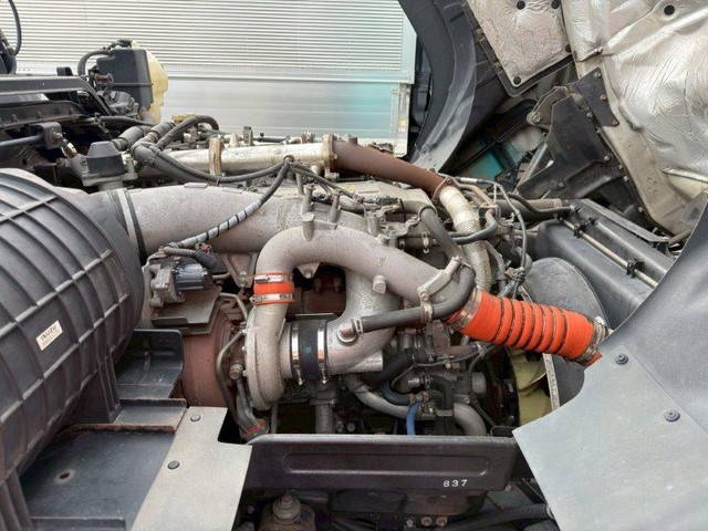 いすゞギガトレーラーヘッド（トラクターヘッド）大型（10t）[写真17]