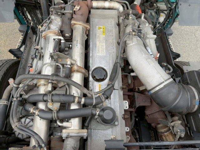 いすゞギガトレーラーヘッド（トラクターヘッド）大型（10t）[写真18]