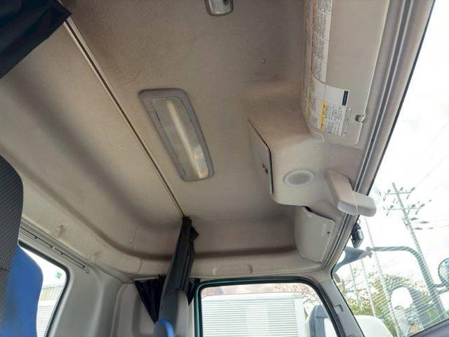 いすゞギガトレーラーヘッド（トラクターヘッド）大型（10t）[写真20]