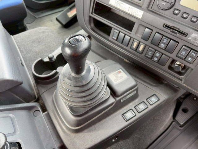 いすゞギガトレーラーヘッド（トラクターヘッド）大型（10t）[写真21]