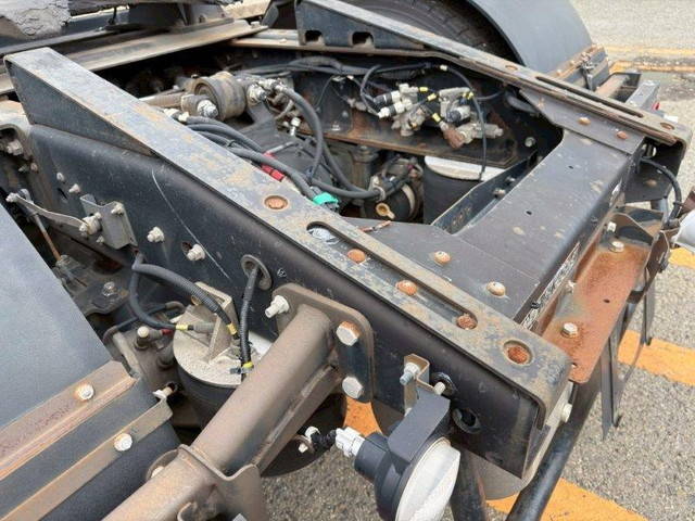 いすゞギガトレーラーヘッド（トラクターヘッド）大型（10t）[写真07]