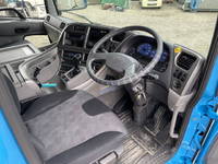 UDトラックスクオントレーラーヘッド（トラクターヘッド）大型（10t）[写真19]