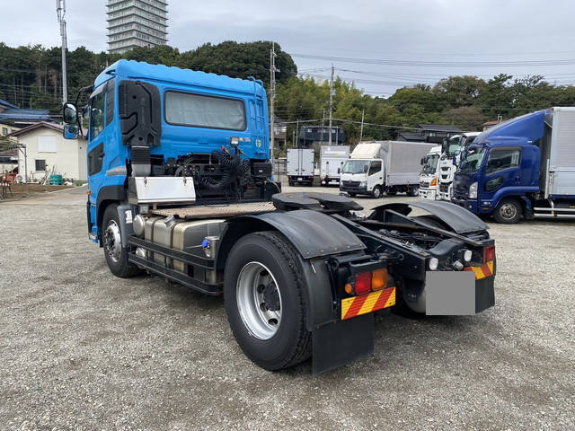 UDトラックスクオントレーラーヘッド（トラクターヘッド）大型（10t）[写真02]