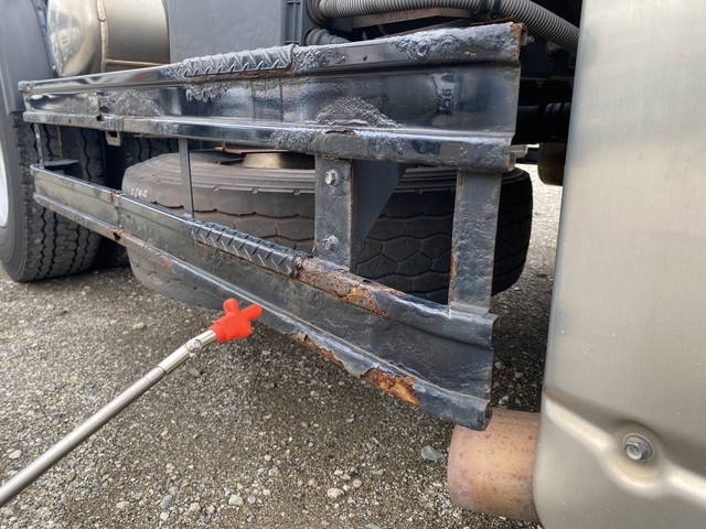 UDトラックスクオントレーラーヘッド（トラクターヘッド）大型（10t）[写真29]