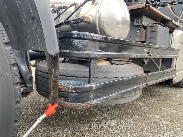 UDトラックスクオントレーラーヘッド（トラクターヘッド）大型（10t）[写真31]