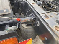 UDトラックスクオントレーラーヘッド（トラクターヘッド）大型（10t）[写真34]