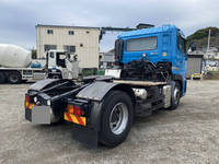 UDトラックスクオントレーラーヘッド（トラクターヘッド）大型（10t）[写真04]