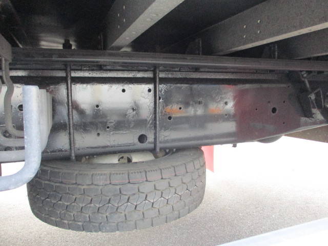 いすゞギガアルミウイング大型（10t）[写真12]