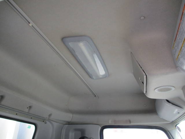 いすゞギガアルミウイング大型（10t）[写真26]