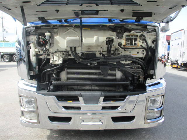 いすゞギガアルミウイング大型（10t）[写真33]