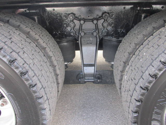 いすゞギガアルミウイング大型（10t）[写真09]