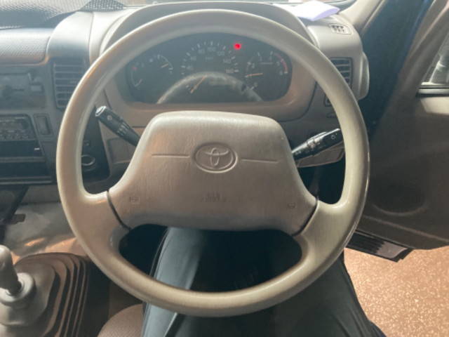 トヨタトヨエース平ボディ小型（2t・3t）[写真27]