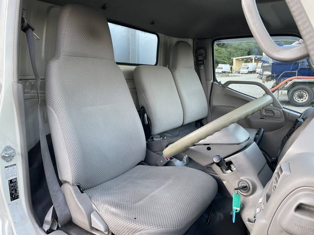 トヨタトヨエースアルミウイング小型（2t・3t）[写真35]