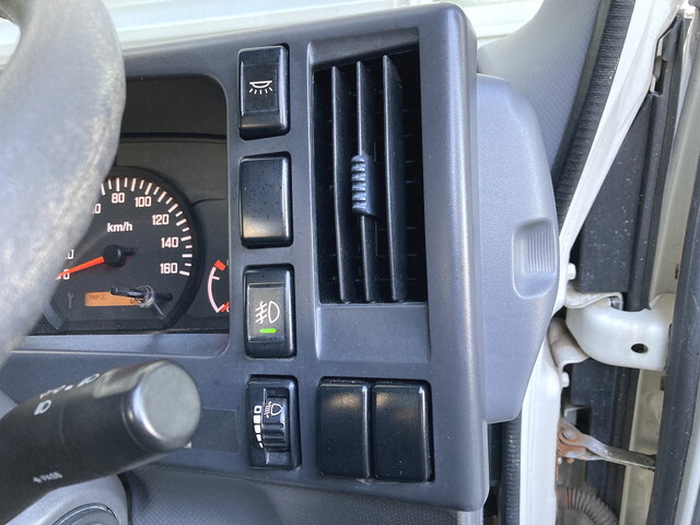 いすゞエルフアルミブロック小型（2t・3t）[写真33]