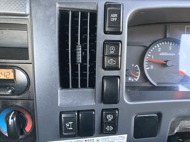 いすゞエルフアルミブロック小型（2t・3t）[写真34]