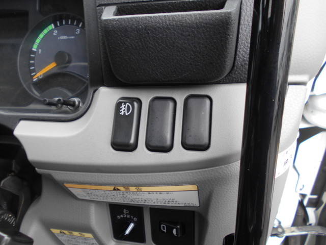 三菱ふそうキャンターダンプ小型（2t・3t）[写真33]