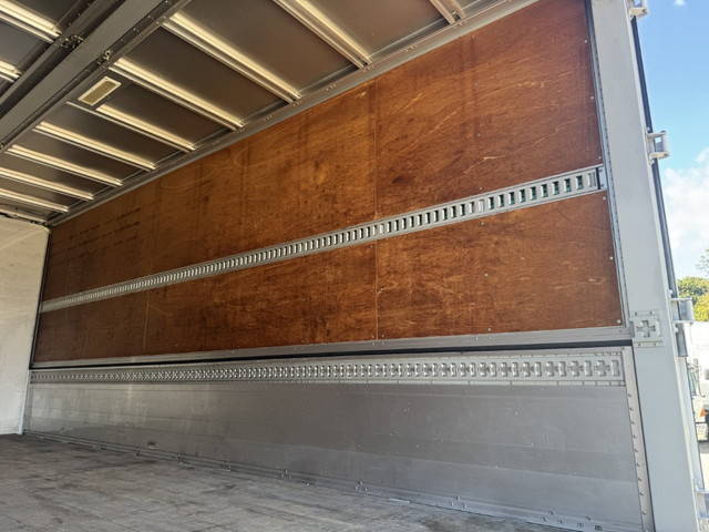 いすゞフォワードアルミウイング中型（4t）[写真11]