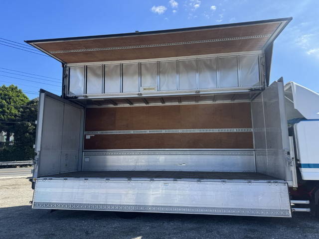 いすゞフォワードアルミウイング中型（4t）[写真12]