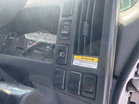 いすゞフォワードアルミウイング中型（4t）[写真18]