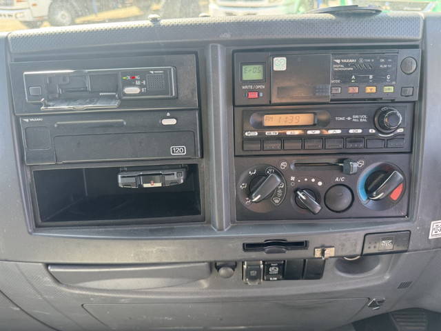 いすゞフォワードアルミウイング中型（4t）[写真21]