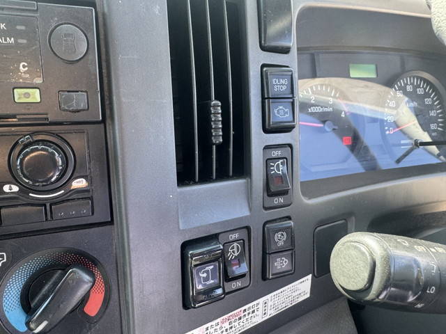 いすゞフォワードアルミウイング中型（4t）[写真22]