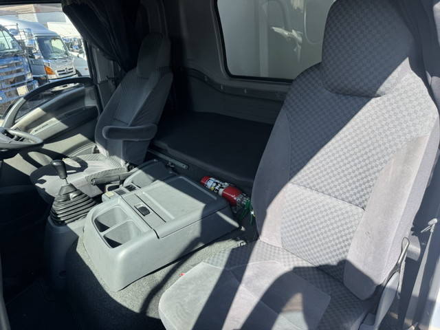 いすゞフォワードアルミウイング中型（4t）[写真26]