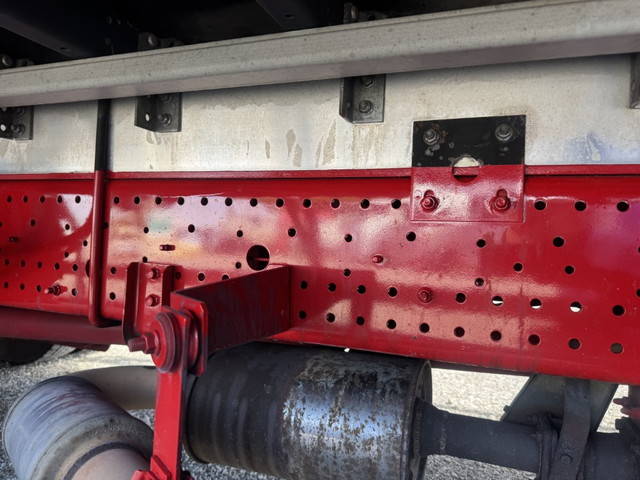 いすゞフォワードアルミウイング中型（4t）[写真28]