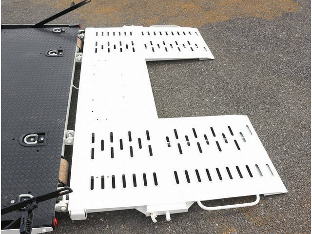 いすゞエルフセーフティローダー小型（2t・3t）[写真10]