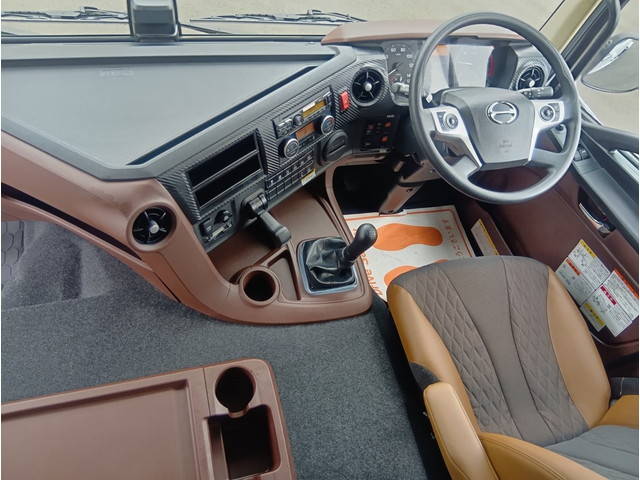 日野プロフィアコンテナ専用車大型（10t）[写真21]