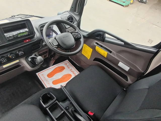 三菱ふそうキャンタータンク車（タンクローリー）小型（2t・3t）[写真24]