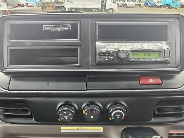 三菱ふそうキャンタータンク車（タンクローリー）小型（2t・3t）[写真26]