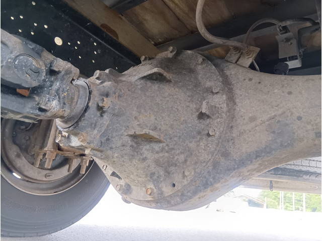 いすゞフォワード平ボディ中型（4t）[写真17]