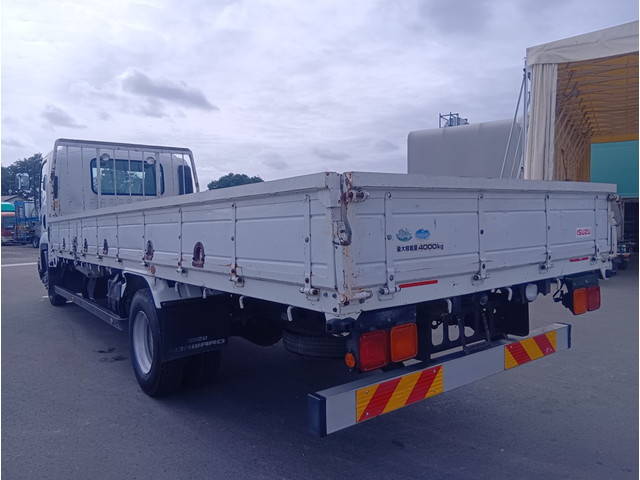 いすゞフォワード平ボディ中型（4t）[写真02]