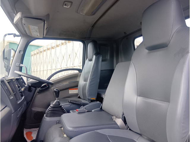 いすゞフォワード平ボディ中型（4t）[写真21]