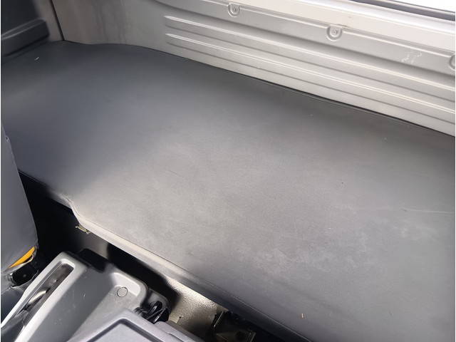 いすゞフォワード平ボディ中型（4t）[写真23]