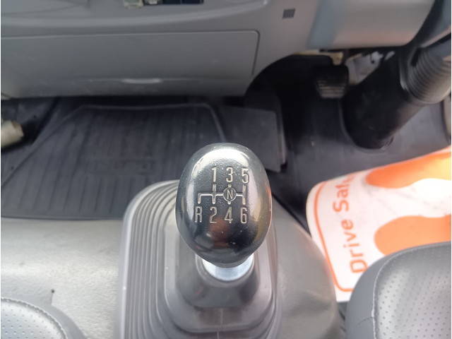 いすゞフォワード平ボディ中型（4t）[写真24]