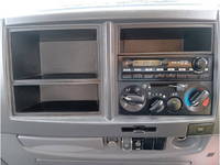 いすゞフォワード平ボディ中型（4t）[写真26]