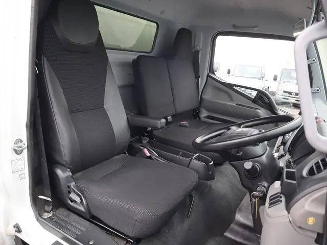 三菱ふそうキャンター幌車小型（2t・3t）[写真24]