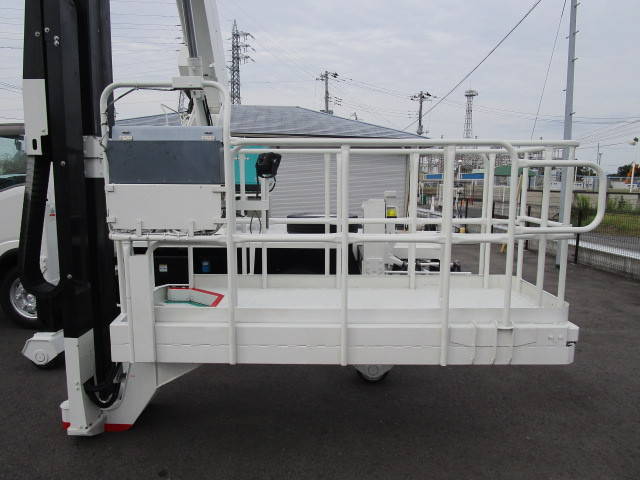 いすゞエルフ高所作業車小型（2t・3t）[写真18]