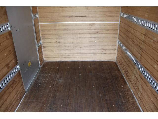 いすゞエルフパネルバン小型（2t・3t）[写真13]