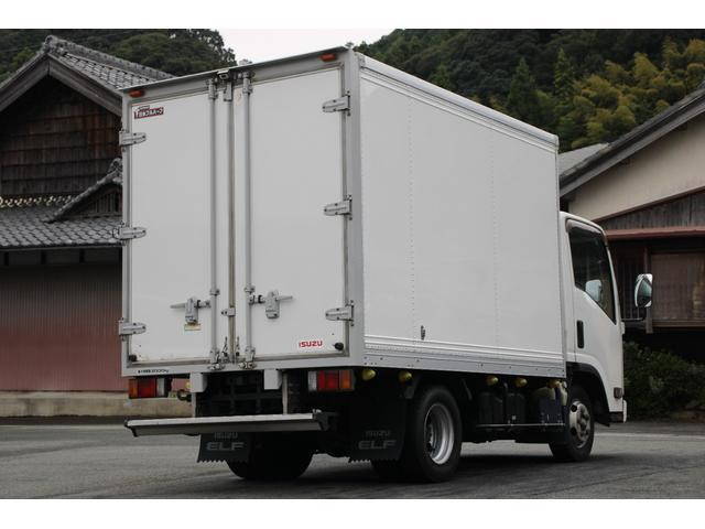 いすゞエルフパネルバン小型（2t・3t）[写真04]