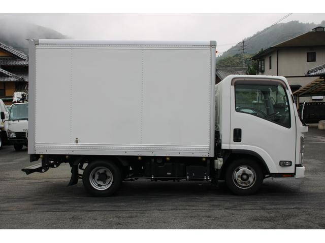いすゞエルフパネルバン小型（2t・3t）[写真07]