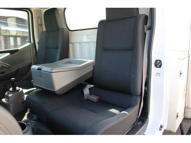 日産アトラスボトルバン小型（2t・3t）[写真40]