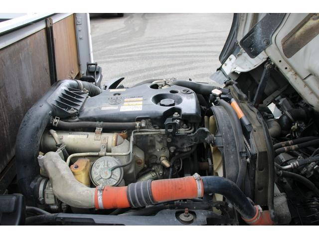 いすゞエルフ平ボディ小型（2t・3t）[写真11]