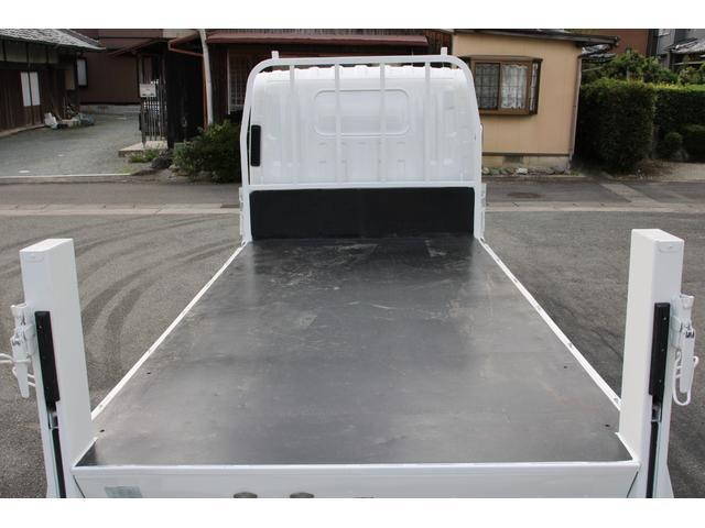 いすゞエルフ平ボディ小型（2t・3t）[写真12]