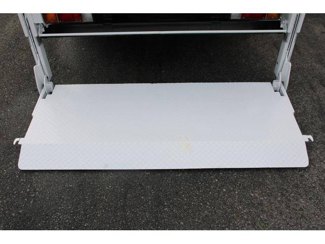 いすゞエルフ平ボディ小型（2t・3t）[写真16]