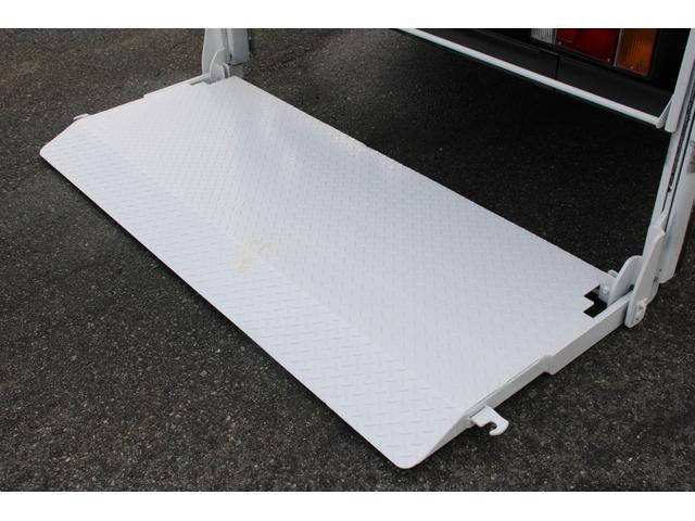 いすゞエルフ平ボディ小型（2t・3t）[写真17]