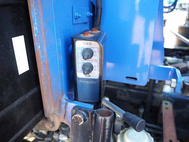 いすゞフォワードセルフクレーン4段中型（4t）[写真11]